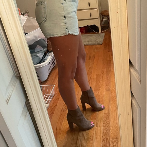 Brand new! Brown Suede Peep Toe Heels - Picture 11 of 12